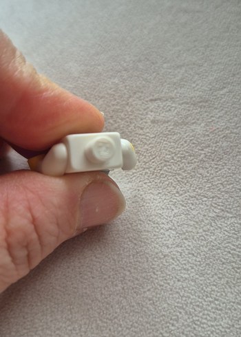 Yeşil Şapkalı Lego Figürü - Görsel 3