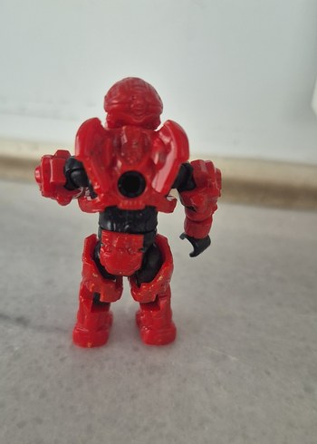 Kırmızı Renkli Aksiyon Figürü - Görsel 2