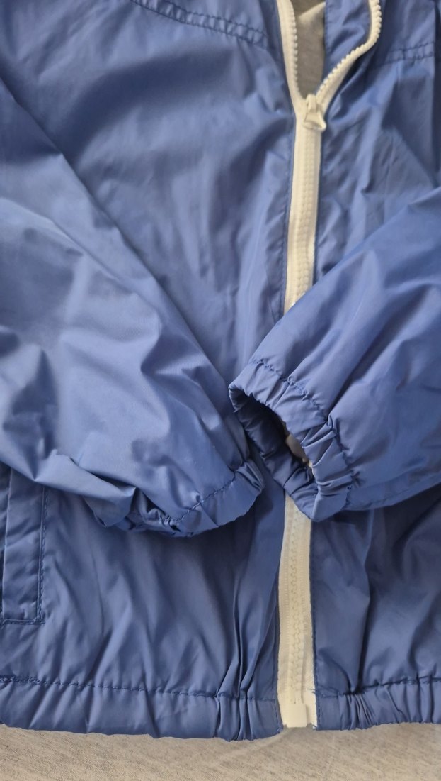 Mavi Kapüşonlu Erkek  çocukYağmurluk - Görsel 3