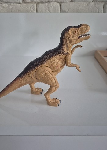 Kahverengi Dinozor Aksiyon Figürü