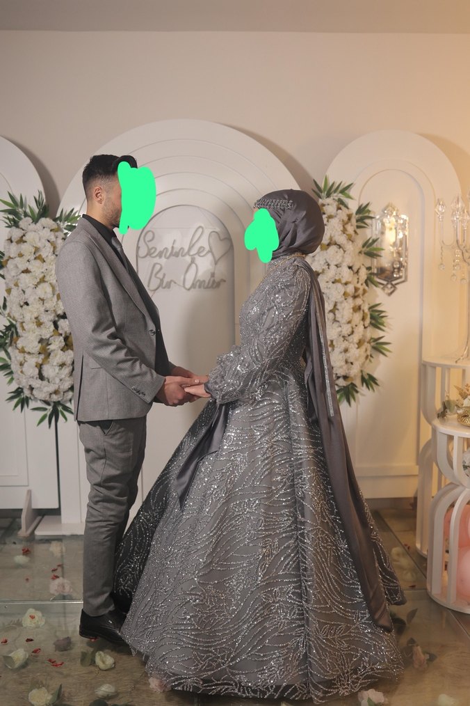 Uzun Gri Yılan Desenli Drapeli
Nişan abiye düğün abiye - Görsel 3