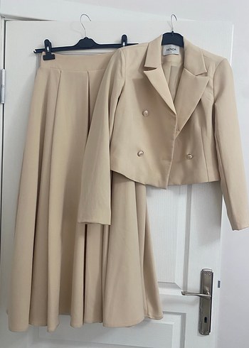 Bej Uzun Kollu Kadın Takım Elbise - Görsel 2