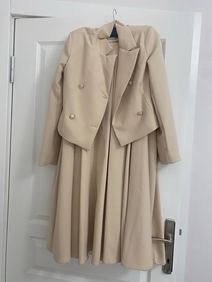 Bej Uzun Kollu Kadın Takım Elbise - Görsel 3