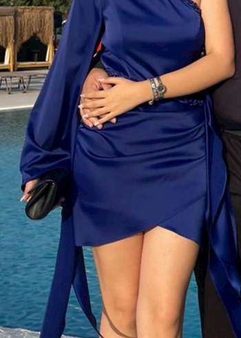 Tek Omuzlu Parlak Mavi Mini Elbise - Görsel 2