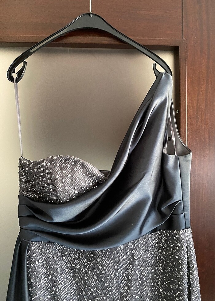 tek omuzlu abiye - Görsel 3