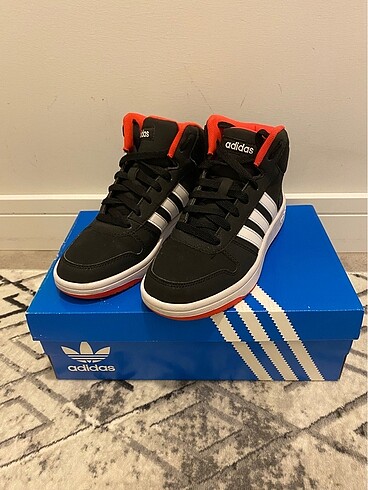 Adidas spor ayakkabı