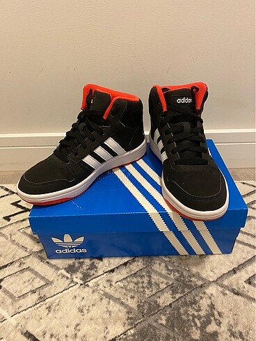 36,5 Beden siyah Renk Adidas spor ayakkabı