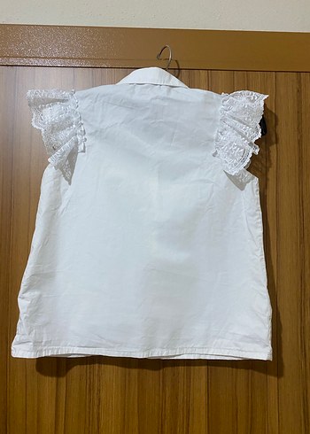 Kız Çocuk Beyaz Fırfırlı Kolsuz Gömlek - Görsel 3