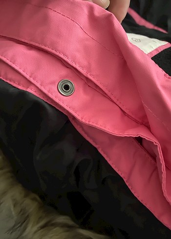 Kız Çocuk Parlak Pembe Kürklü Mont - Görsel 4