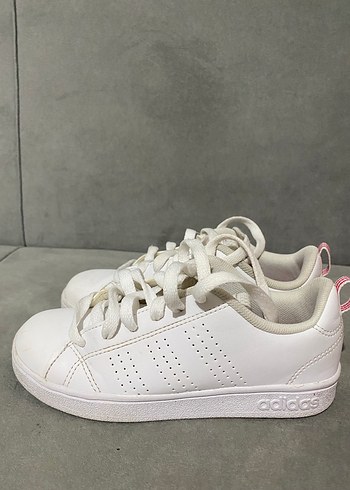 Beyaz Adidas Spor Ayakkabı - Görsel 3