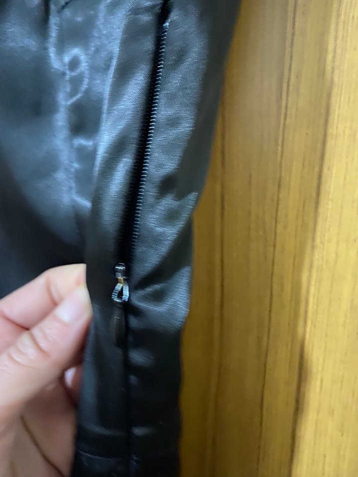 Drapeli Siyah Midi V Yaka Elbise - Görsel 3