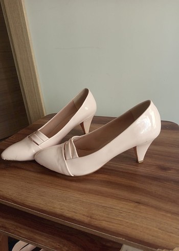 Diğer Bej Minimalist Stiletto Topuklu Kadın Ayakkabı