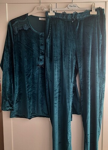 Diğer Feyza kadife pijama takımı 