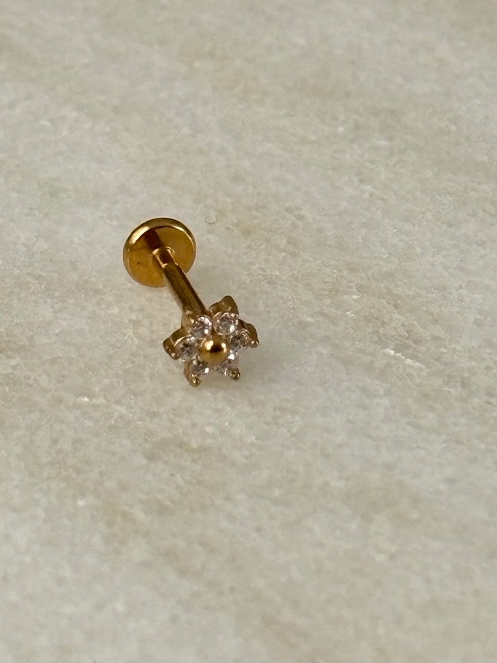 Minimal Güneş Şekilli ve Taşlı Gold Piercing - Görsel 2
