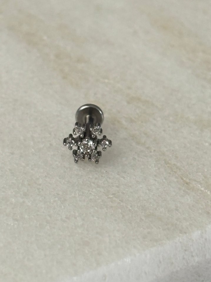 Minimal Kar Tanesi Şeklinde Taşlı Silver Piercing - Görsel 2