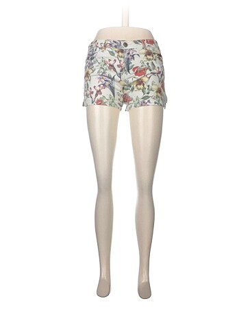 Stradivarius Mini Şort %70 İndirimli.