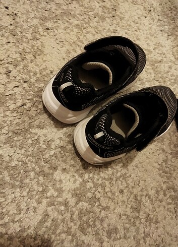 25 Beden siyah Renk Skechers tertemiz