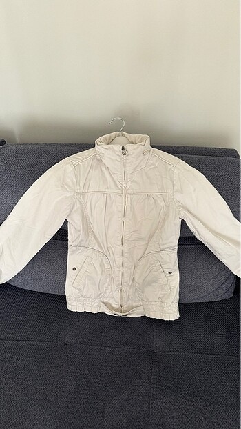 Beyaz mevsimlik ceket