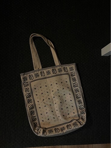 Bershka Bandana desenli krem tote bag bez çanta