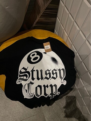 l/xl Beden siyah Renk ORİJİNAL STUSSY CORP SİYAH TSHİRT ETİKETLİ
