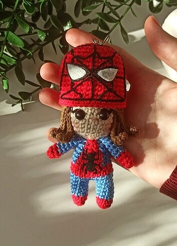  Beden Spiderman kostümlü kız karakter