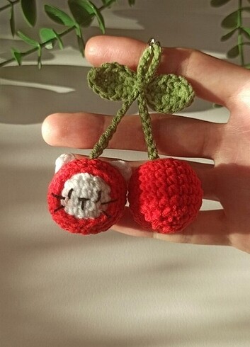 Hello Kitty Kedili kiraz anahtarlık