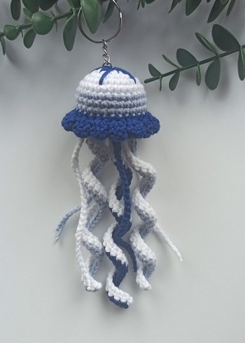 Mavi Beyaz Örgü Denizanası Anahtarlık - Görsel 3