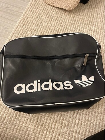 Adidas çanta