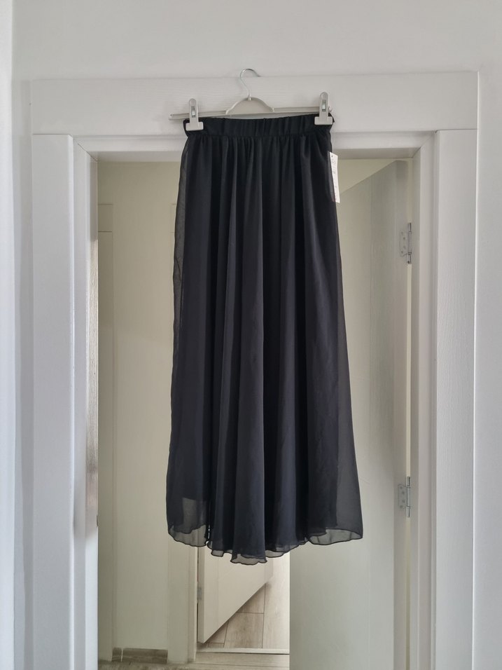 Siyah Pilili Uzun Kadın Etek - Görsel 2