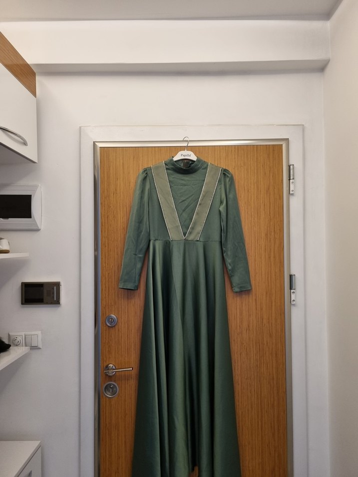 Uzun Kollu V Yakalı Kadın Elbise - Görsel 2