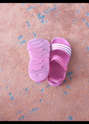 28 Beden pembe Renk Adidas Kız Çocuk Pembe Cırtlı Sandalet