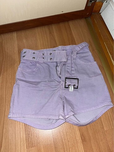 Bershka 34 beden lila şort
