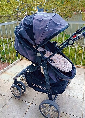 Benettonun bebek arabası sağlam 