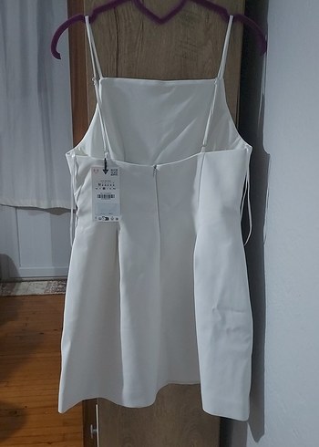 Zara Beyaz Mini Askılı Elbise