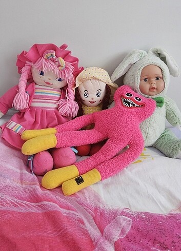 Oyuncak bebek