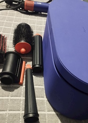 Dyson Dyson airwrap orjinal saç maşası parcaları ve kutusu