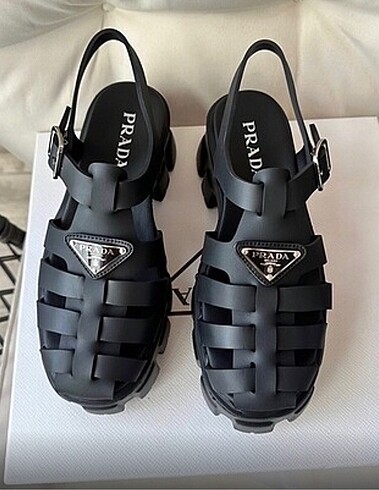 Prada sandalet