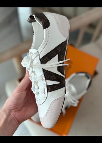 Louis vuitton sneakers