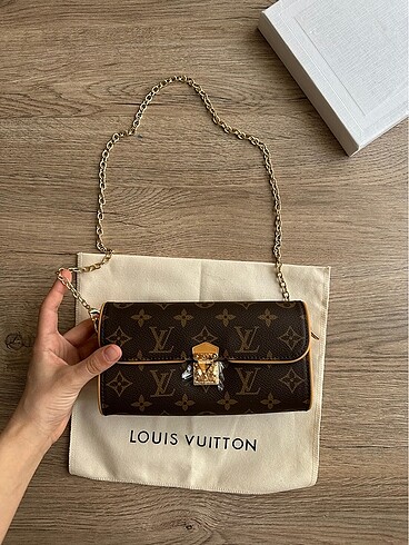 Louıs vuıtton pochette camille