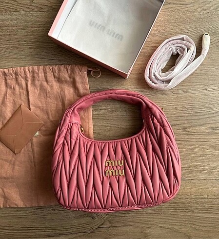 Miu miu çanta