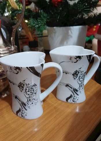 Kalp Şeklinde Kulplu Beyaz Kupa Seti - Görsel 4