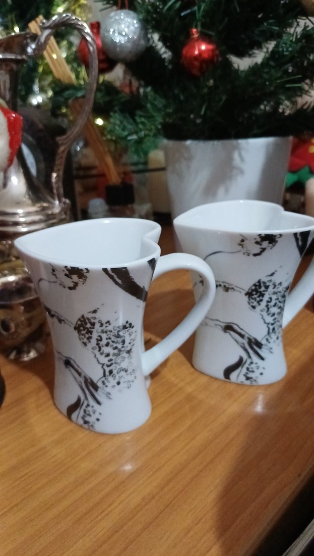 Kalp Şeklinde Kulplu Beyaz Kupa Seti - Görsel 3