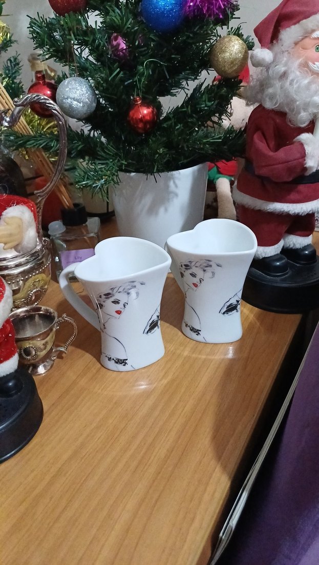 Kalp Şeklinde Kulplu Beyaz Kupa Seti - Görsel 5