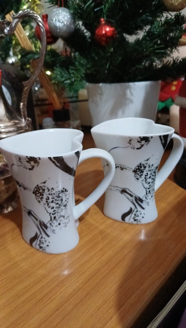 Kalp Şeklinde Kulplu Beyaz Kupa Seti - Görsel 4