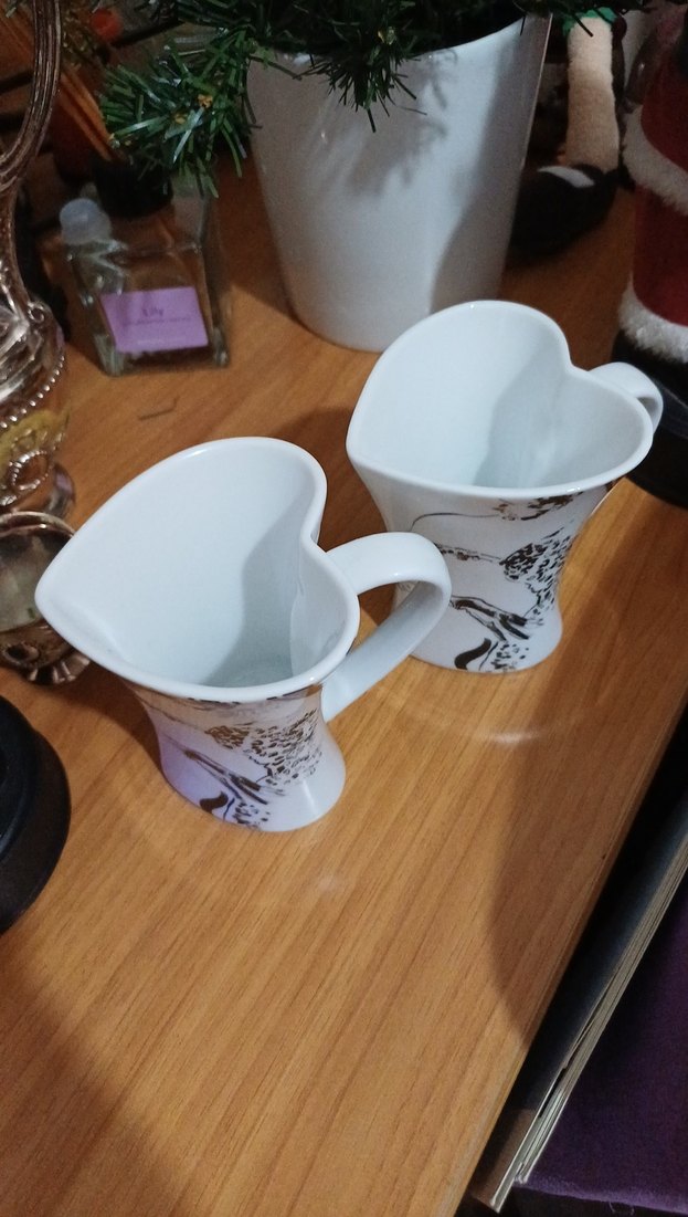 Kalp Şeklinde Kulplu Beyaz Kupa Seti - Görsel 2