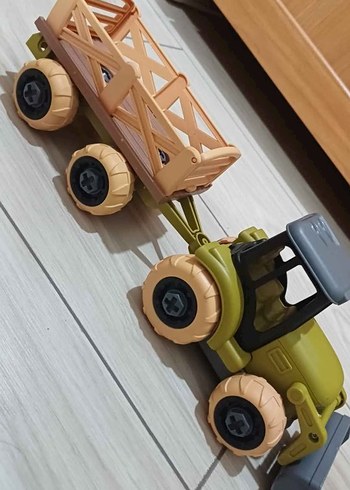 Khaki ve Gri Oyuncak Traktör - Görsel 9