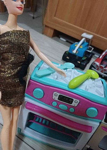 Renkli Pembe Mutfak ve Bebek Oyun Seti iki adet barby - Görsel 3