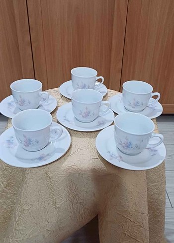 Beyaz ve Pastel Çiçek Desenli Porselen Fincan Takımı - Görsel 6