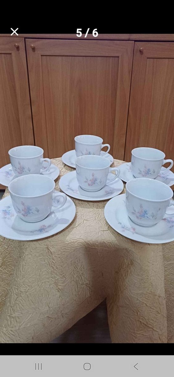 Beyaz ve Pastel Çiçek Desenli Porselen Fincan Takımı - Görsel 2