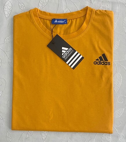 Adidas T-Shirt